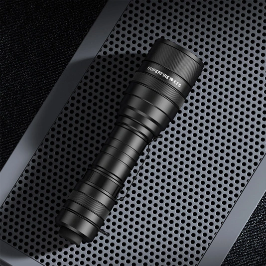 SUPERFIRE F5 1100 Lumens Lanterna Tática Zoomable