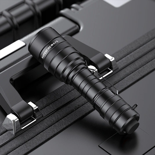 SUPERFIRE F5 1100 Lumens Lanterna Tática Zoomable